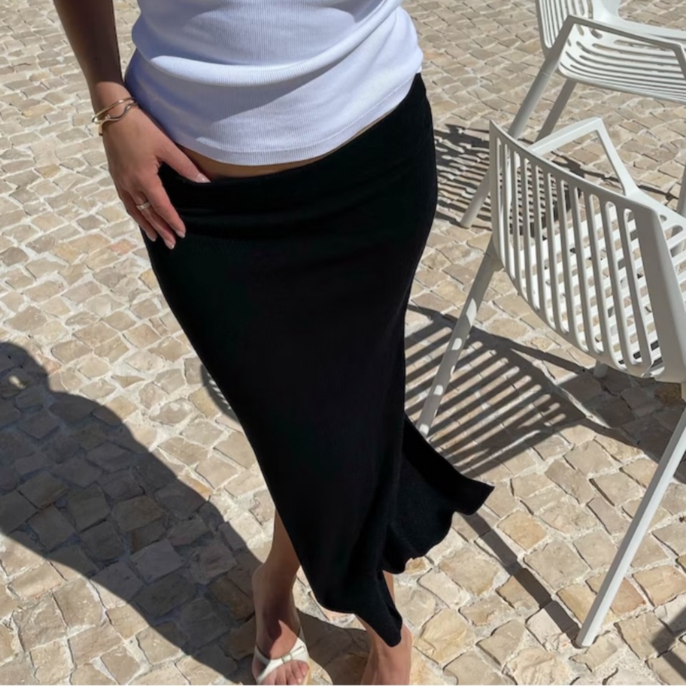 NWOT Djerf Avenue Midi Skirt Liquorice
